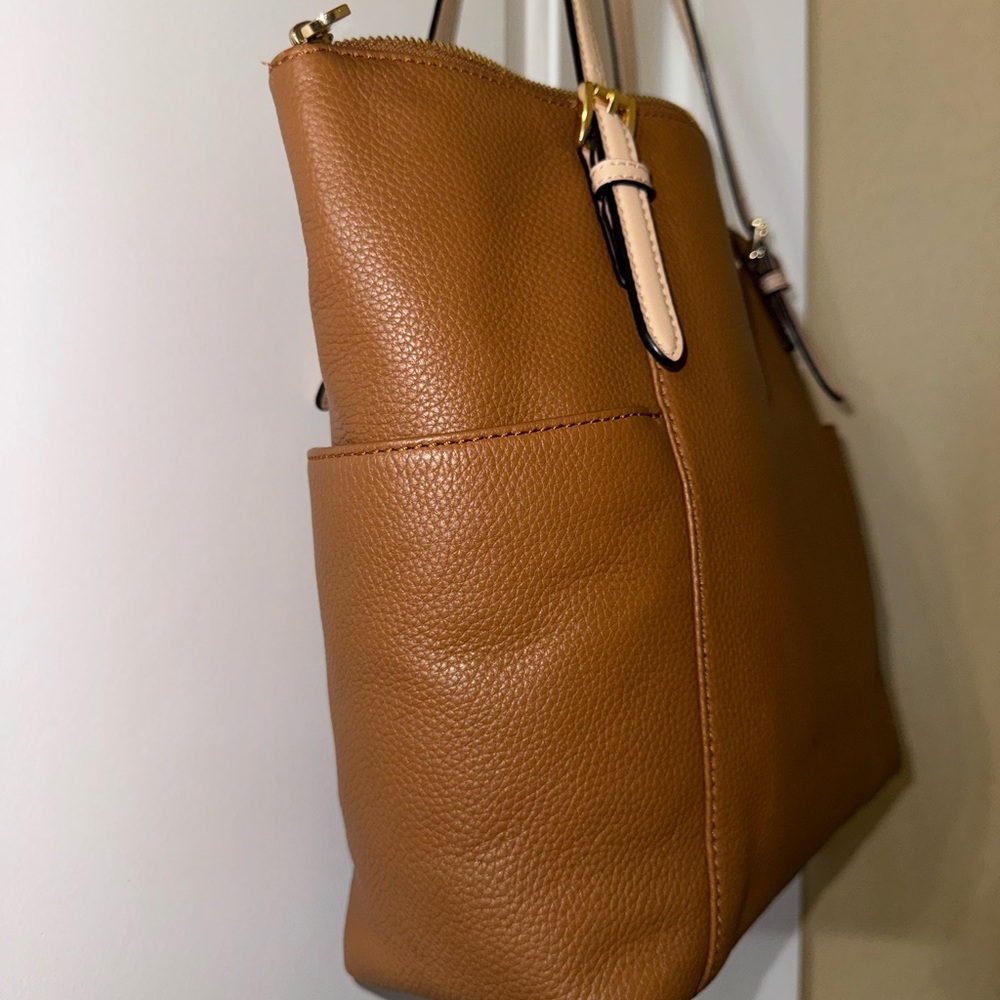 Low Start***
Michael Kors Tan Leather Tote